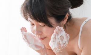 Oily Skin: Common Problems and Easy Solutions How to Care for Problematic Oily Skin