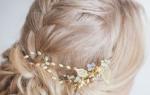Сватбени бижута за коса: избор на най-красивите опции за създаване на незабравим външен вид Декорация от цветя на главата на булката