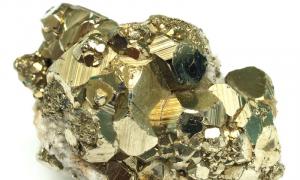 Nature can create ultra-precise shapes Pyrite stone is similar to steel