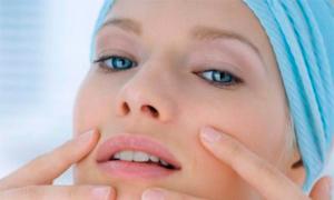 Tõstemassaaž: mittefunktsionaalne näotõstuk ja kaela efektiivne massaaž naha nahale nahale