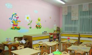 Zabezpečujeme skupinu v materskej škole: interiér spálne, dizajn šatne, verandy a altány (54 fotografií)