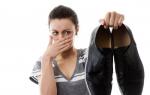 Cómo deshacerse del olor desagradable en los zapatos.